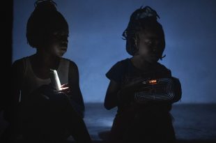 Filmstill: RISING UP AT NIGHT von NELSON MAKENGO, 2024 ©Auguste Orts, Diam Production, Film Five